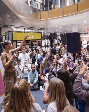 De Bijenkorf presenteert 'Live at de Bijenkorf' met gratis mini-concerten van Nielson op 8 november