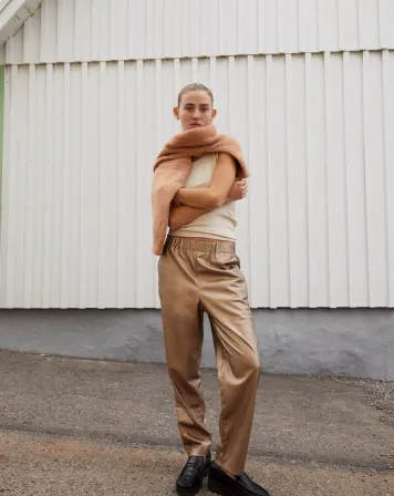 Knit-ted: Sleek & Chic