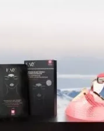 Microneedling vanuit huis met FAQ™'s 'anti-aging miracle patches'