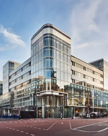 SKIMS LANCEERT IN DE BIJENKORF UTRECHT